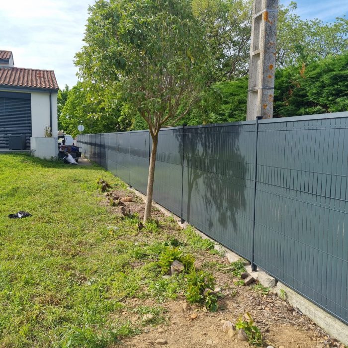 Galerie de nos réalisations à Pibrac incluant des poses de clôtures, maçonnerie paysagère et aménagements extérieurs.