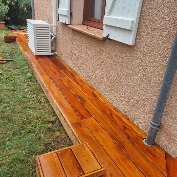 Intervention de L'écureuil du Jardin dans l'entretien et l'aménagement extérieur : nettoyage de façade, pose de clôture, aménagement paysager, élagage, et autres services professionnels pour vos espaces extérieurs à Pibrac.