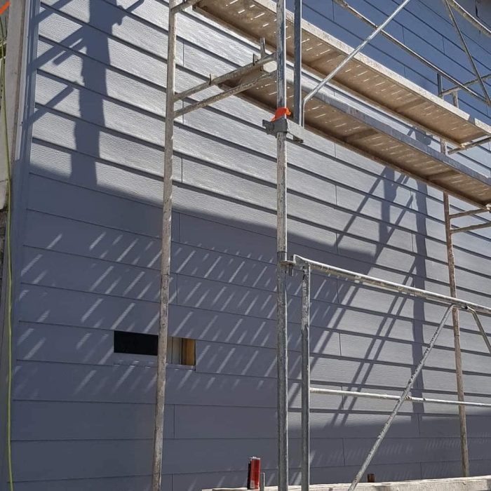 Intervention de L'écureuil du Jardin dans l'entretien et l'aménagement extérieur : nettoyage de façade, pose de clôture, aménagement paysager, élagage, et autres services professionnels pour vos espaces extérieurs à Pibrac.