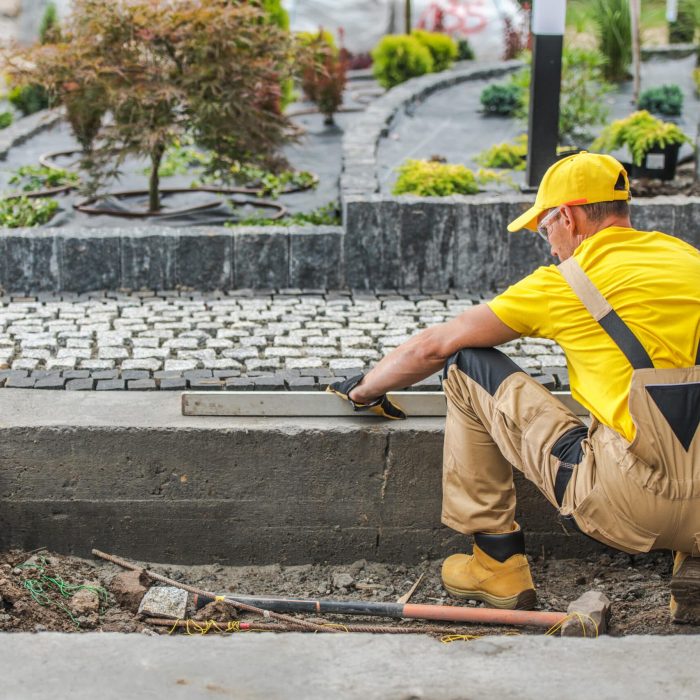 Intervention de L'écureuil du Jardin dans l'entretien et l'aménagement extérieur : nettoyage de façade, pose de clôture, aménagement paysager, élagage, et autres services professionnels pour vos espaces extérieurs à Pibrac.